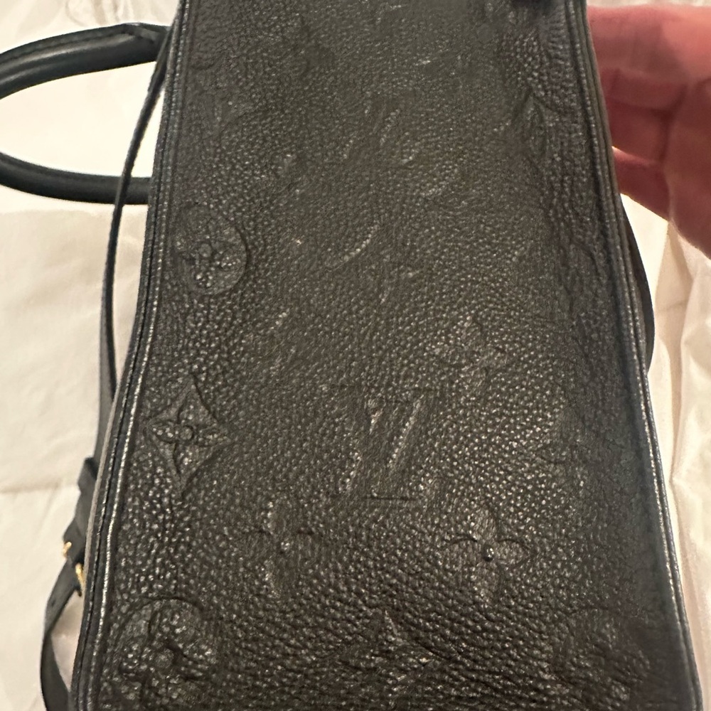 Authentic Louis Vuitton Monogram Empreinte onyx bag.  Gently used for one month🩷 - Picture 12 of 16